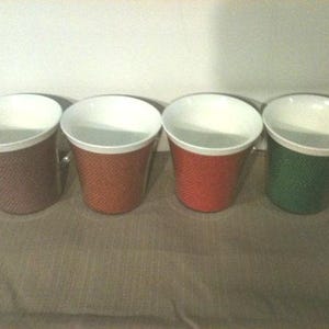 Vintage Set of 4 Colored Thermal Melmac Raffia Weave Mugs