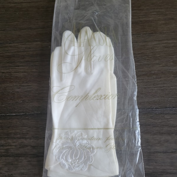 Vintage Cream Colored Hansen Gloves