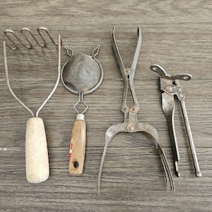 Set of 4 Vintage Kitchen Utensil