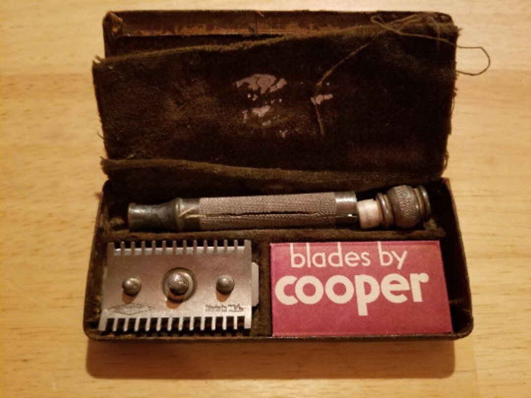 Gillette Razor In Case Vintage Gillette Traveling Razor in Case - Etsy