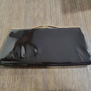 Cartera de mano vintage de vinilo negro