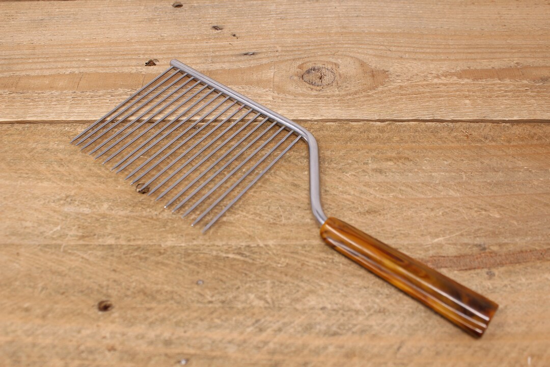 Vintage Cake Comb / Cake Breaker With Butterscotch Marbled Bakelite