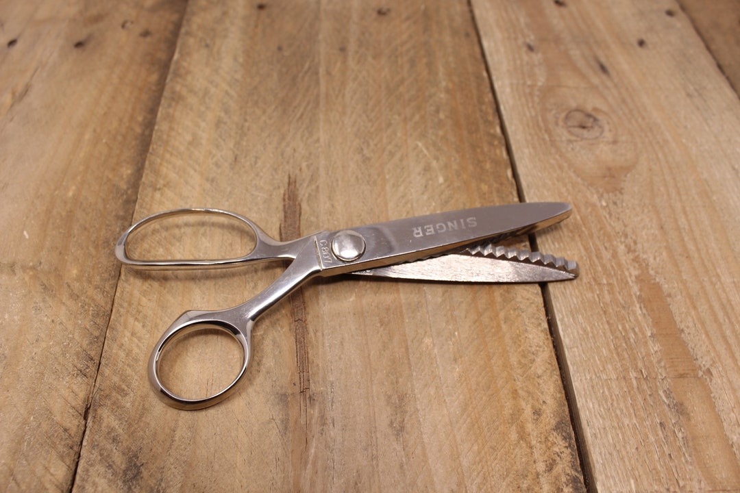 Vintage Singer C807 Heavy Duty 9 Stainless Pinking Shears / Scissors