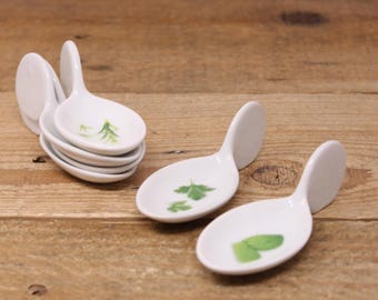 Porcelain Appetizer Spoons: Chinese Style Ceramic Tasting Spoons