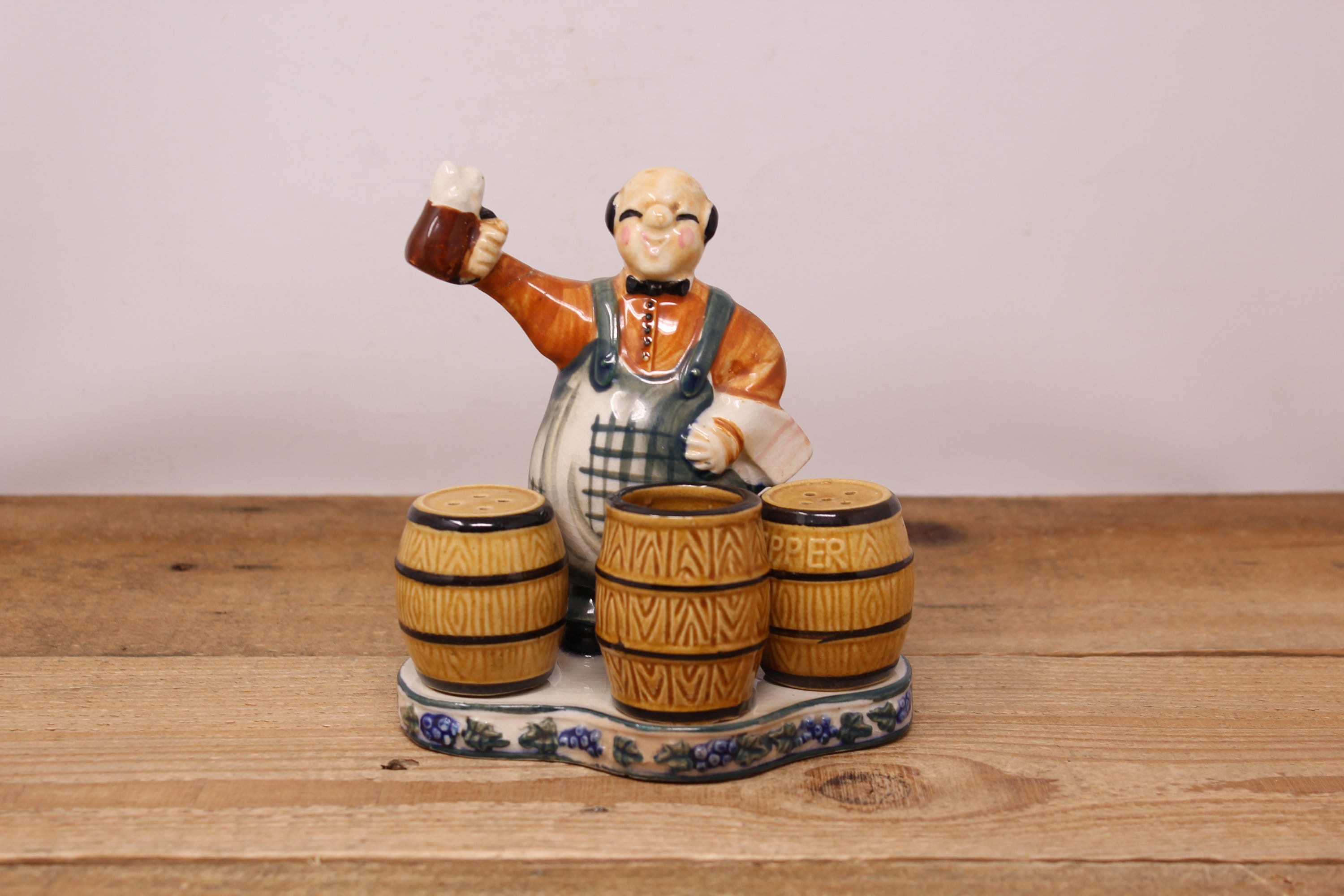 Occupied Japan Bartender Beer Barrel Salt & Pepper Shakers and