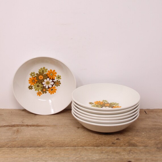 7 Fiesta - Johnson Brothers Ironstone - Fruit / Dessert Bowls