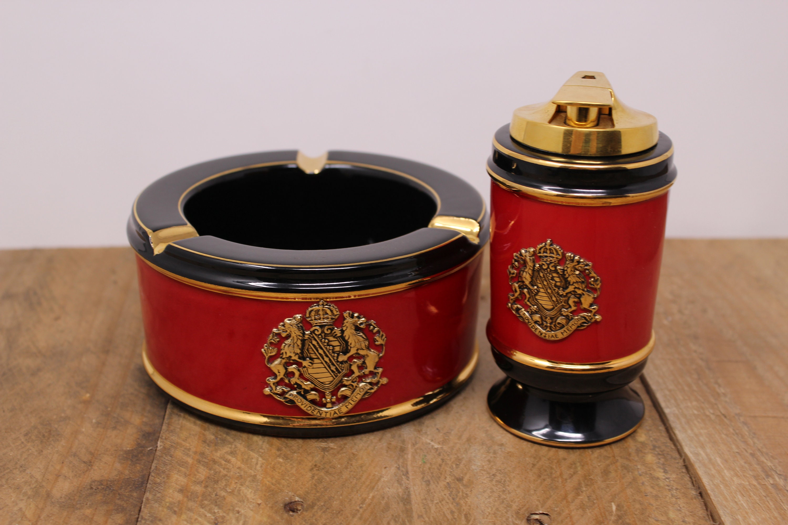 RARE vintage Brown and Bigelow Melamine Table top lighter and ashtray