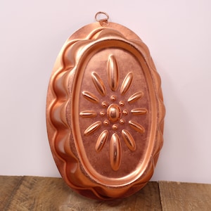 Vintage Bright Oval Copper Color - Spring - Jello Mould - 3 Cups