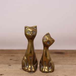 Vintage Set of 2 Solid Brass Cat Figurines / Brass Paperweights