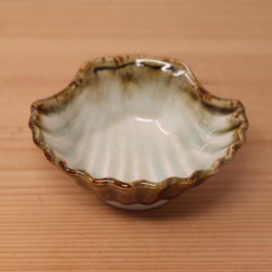 Plat en forme de coquillage en poterie vintage - Glaçage goutte à goutte - Porte-savon - Coquillette