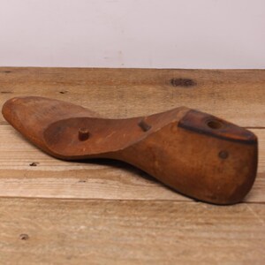 Antique Primitive Wooden Carved Cobbler&#39;s Shoe Form / Shoe Last