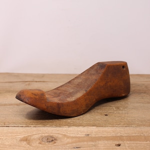 Antique Primitive Wooden Carved Cobbler&#39;s Shoe Form / Shoe Last