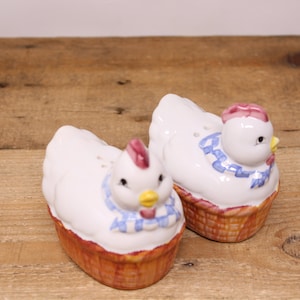 Vintage Chicken on Baskets  Salt & Pepper Shakers