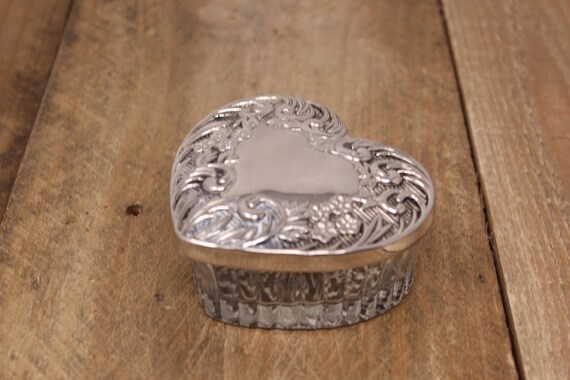 Large Silver Plated Heart Shape Jewelry Box Vintage Jewelry  Ring Box