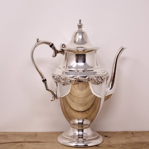 théière / cafetière ornée vintage Gotham plaqué argent - motif raisin