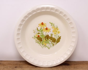 Vintage Floral Design Fluted Pie / Quiche Plate