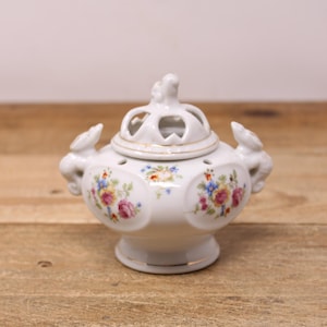 Vintage Floral Potpourri  Jar with Foo Dog Lid - Made in Japan