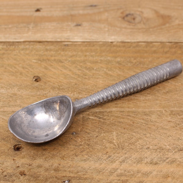 Vintage Aluminum Ice Cream Scoop - Taiwan