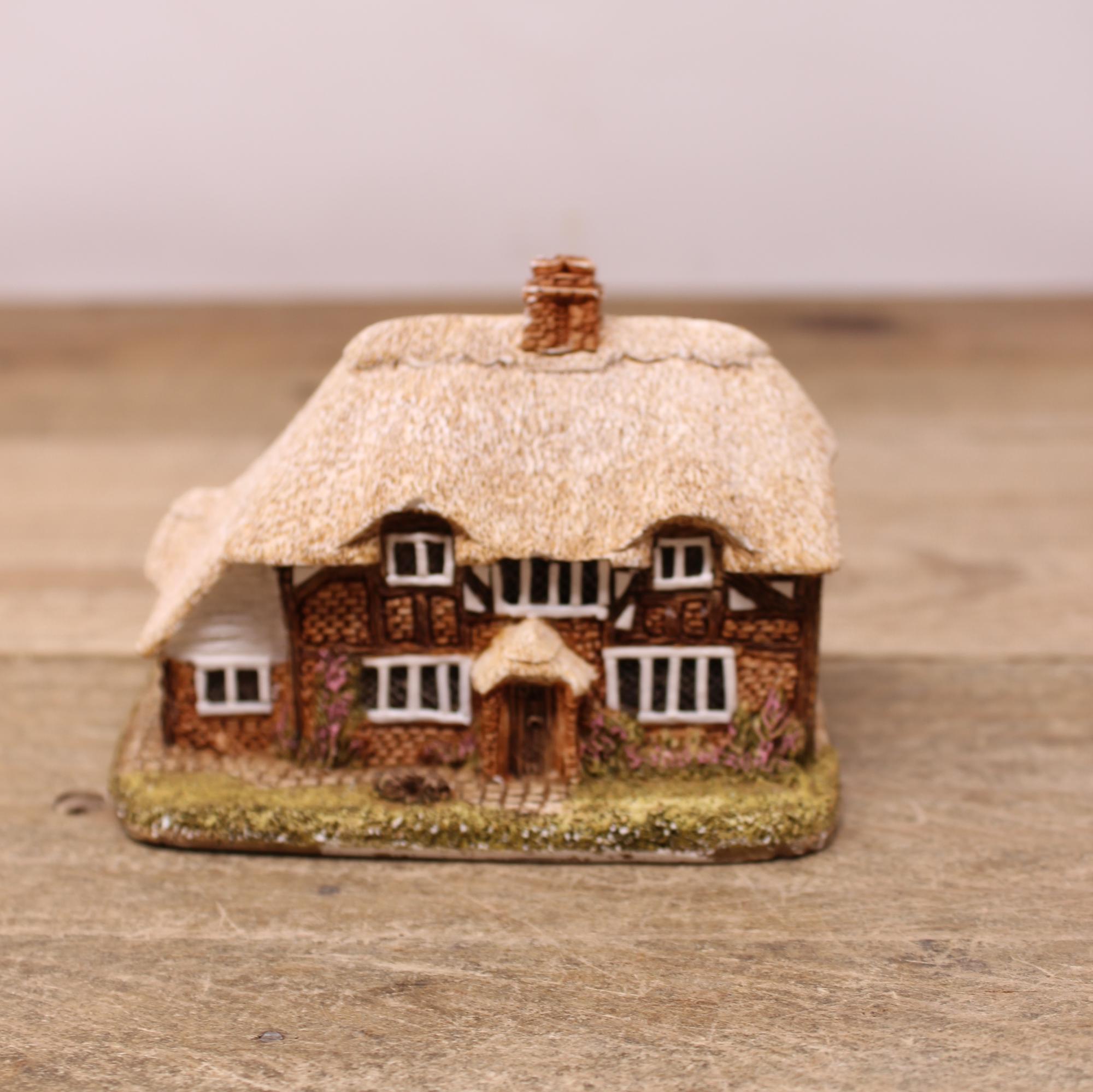 【レア!】Lilliput Lane/HONEYSUCKLE COTTAGE il_fullxfull.6473558301_u8xf.jpg