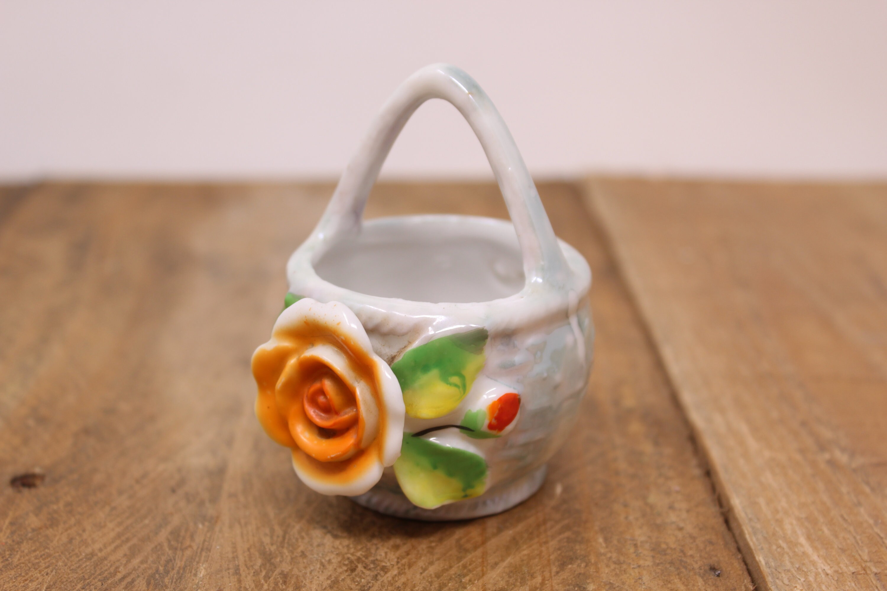 ARTISTIC SEITO フラワーチャイルド　小物入れ Vintage Small Ceramic Floral Basket — Toothpick Holder