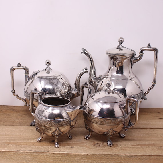 Antique Reed & Barton - 4-piece Lion Feet - Silver Plate Tea Set