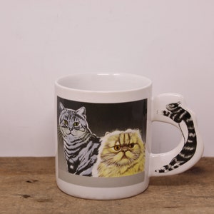 Vintage Ceramic Cat Design Mug with Cat Design Handle