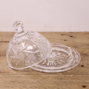 dôme à fromage couvert rond en cristal vintage / plat à beurre - motif moulinet avec étoiles