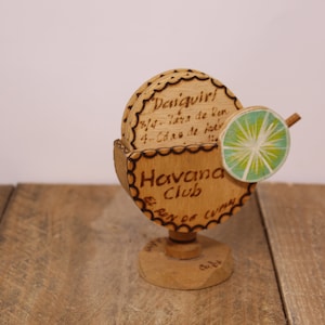 Ensemble de 4 sous-verres en bois vintage dans un support en forme de verre Margarita /Caddy