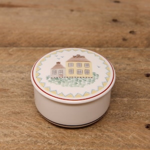 Villeroy & Boch - Vitro Porcelain - Naif - Echantillonneur américain - Boîte à bijoux/bonbonnière en porcelaine 3"