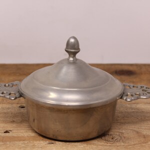 Vintage Woodbury Pewterers - Porringer with Lid