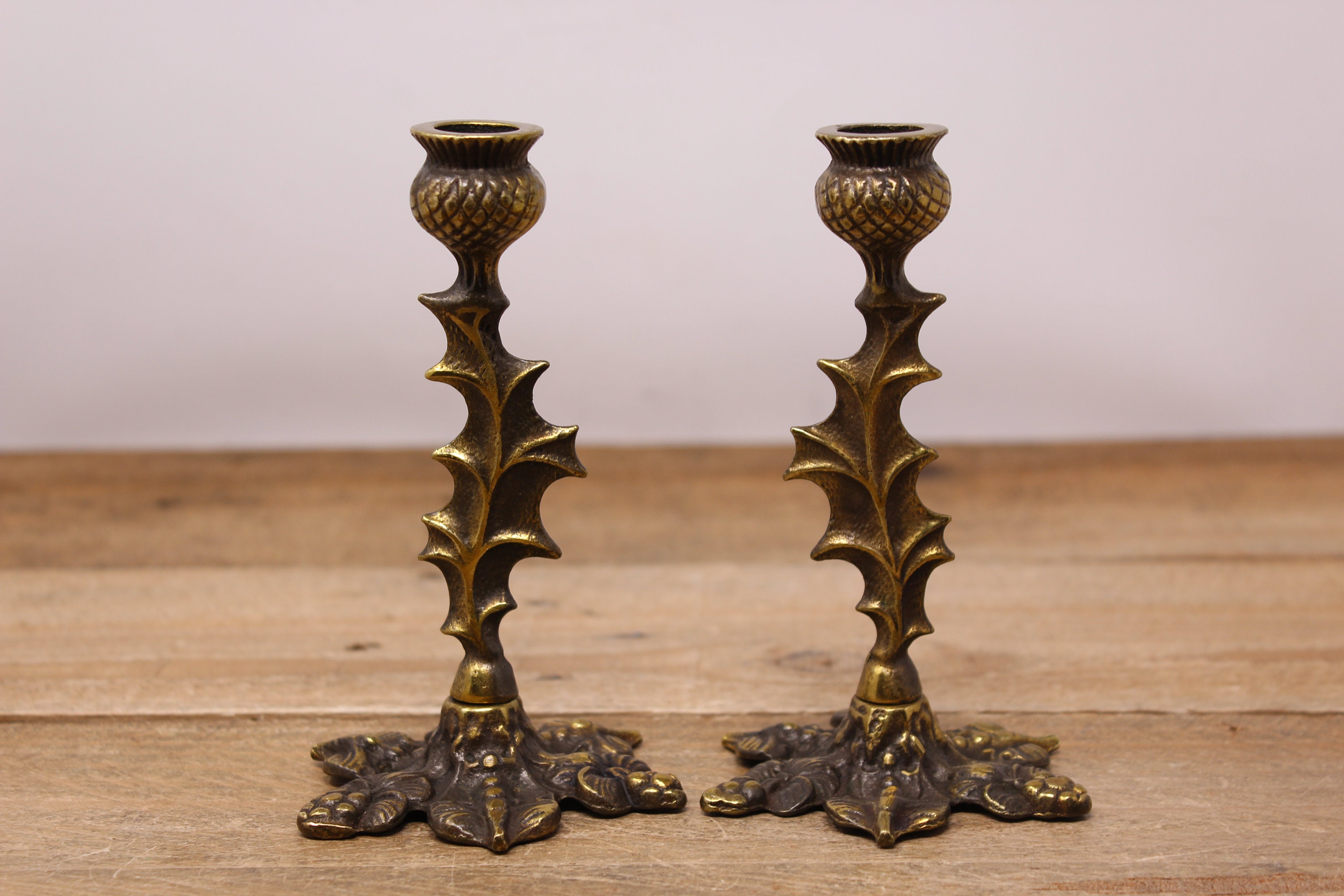 2 VINTAGE MATCHING CHURCH BRASS CLAW FOOTED CANDLE STICKS CANDLE