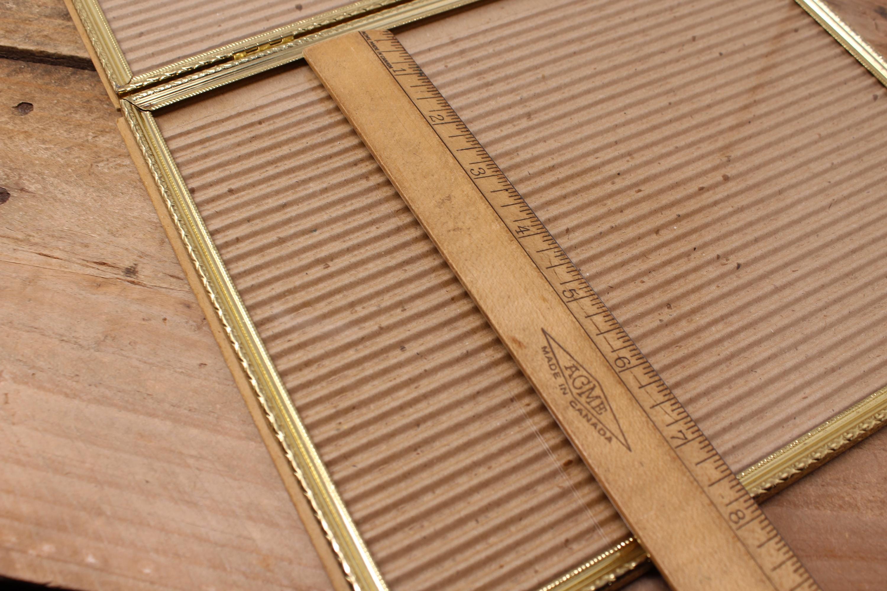 Vintage Gold Tone - Brass Hinged Tri-fold Picture / Photo Frame - 8" X ...