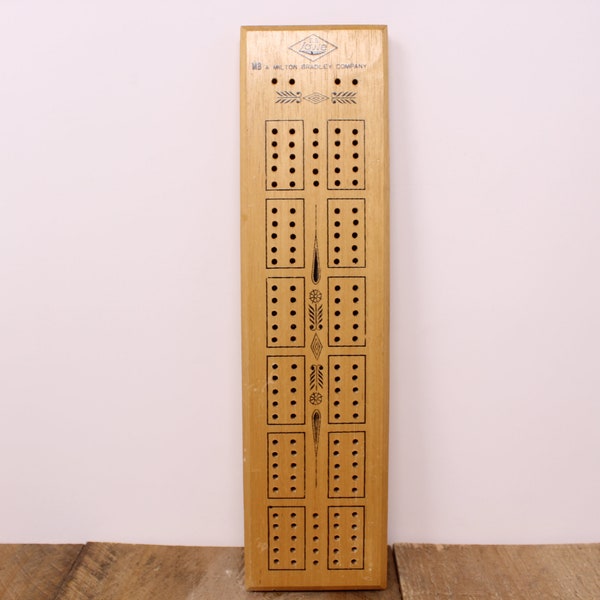 Vintage Lowe Wooden Cribbage Score Board with 3 Metal Score Pegs -  Milton Bradley