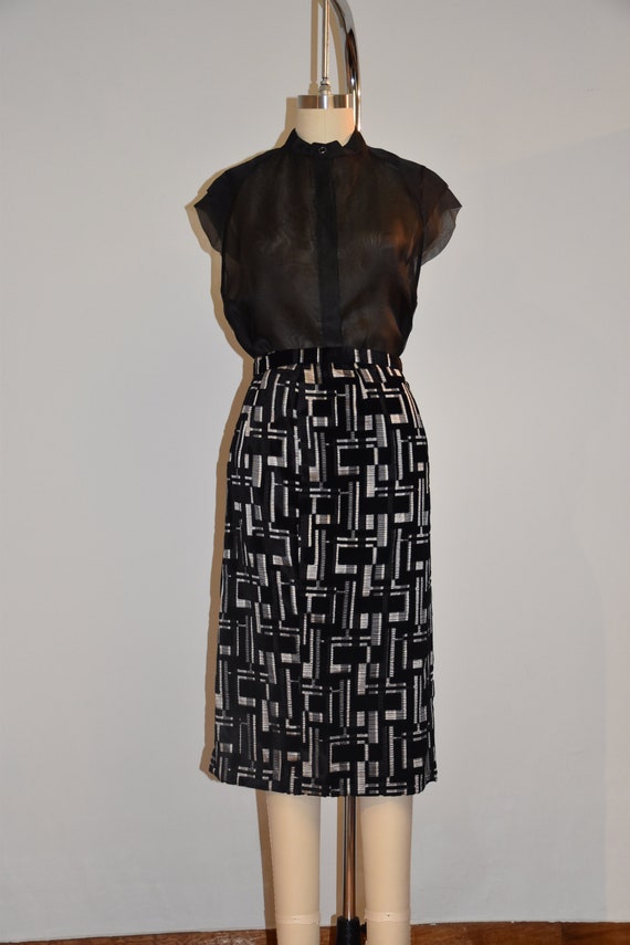 Vintage velvet embroidered skirt from the 70s