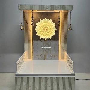 Weißer strukturierter Holzstempel für Zuhause | Designer Modular Pooja Mandir Für Büro | LED-Leuchten Pooja Temple | Hindu Schrein |Handgefertigter Mandir