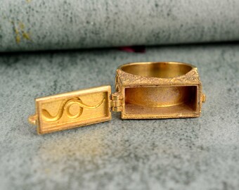 Brass Pill Box Ring: Secret Message Snake Poisoner Ring