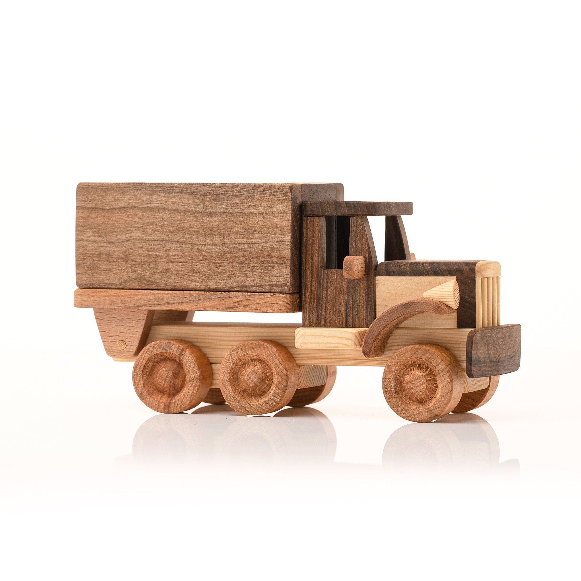 caminhão de madeira de brinquedo anos 60 - Pesquisa Google  Joyeros de  madera, Coches de juguete de madera, Camiones de juguete de madera