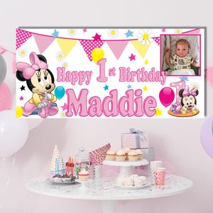Gran pancarta personalizada de primer cumpleaños de Minnie Mouse para bebé, decoraciones para primera fiesta, nombre, edad, foto, fondo rosa para niñas y niños, banderines y guirnalda