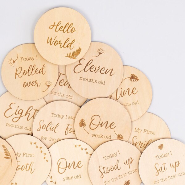 Wooden Baby Milestone Card & Disc Set - for Baby's Age, First Baby Milestones, Moments, Events and Achievements