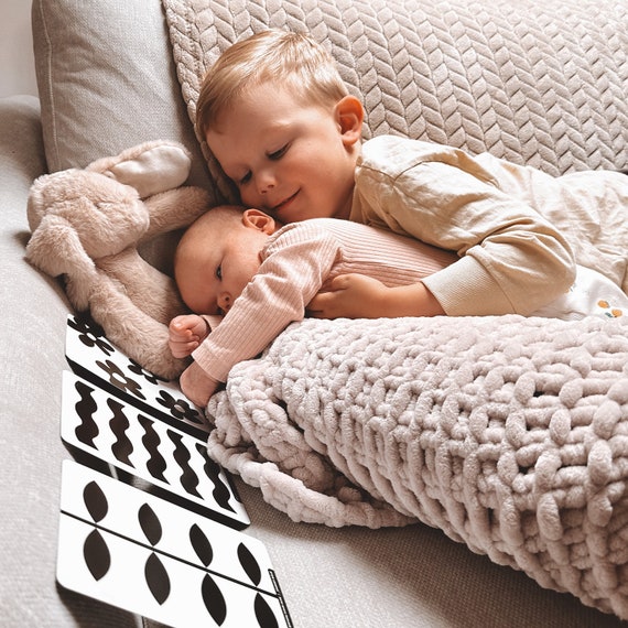 60 X Newborn Baby Sensory Cards 0 Months the Best Award winning