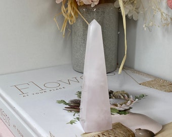 Mangano Calcite Tower Obelisk