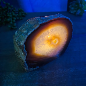 Natural Agate tea light Candle Holder (natural stone / crystal), home decor or unique gift