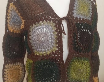 Cárdigan de ganchillo estilo abuela: talla S/M, suéter con lazo frontal, hecho a mano, colorido estilo Y2K, suéter tipo kimono patchwork para festivales