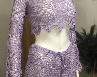 Maglione e pantaloncini all'uncinetto con fiori, top estivo fatto a mano con maniche lunghe in pizzo all'uncinetto floreale, abbigliamento da spiaggia, y2k, camicetta in stile vintage, completo da festival