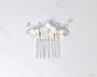 Peineta de flores de marfil suave con detalles de perlas, elegante tocado de novia, accesorio de boda