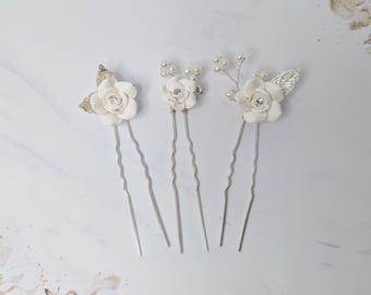 Horquilla para el pelo hecha a mano con diseño floral de plata, flores blancas, detalles de perlas y hojas delicadas (juego de 3 piezas)