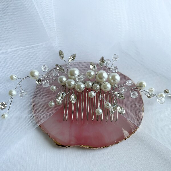 Silver Crystal Hair Comb, Pearl Wedding Hair Accessory for Brides, Bridal Hair Accessory, Crystal Bridal Hairpiece, Silver Bridal Hair Comb