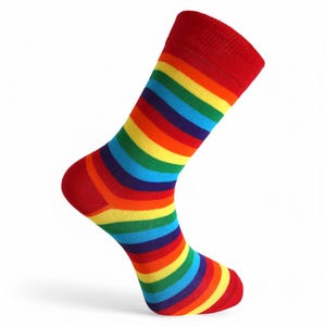 Louluu Rainbow Striped Crew Socks for Women – Colorful Cotton Casual Socks with Retro 90s Style – Fun Aesthetic Gift for Her