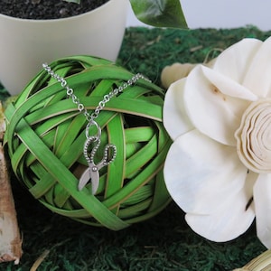 Embroidery scissor charm necklace, spring ideas, Silver scissors, minimalist jewelry