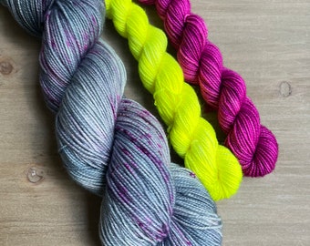 Electric avenue  sock set yarn  sock fingering Hand dyed yarn Gypsysoulfibers